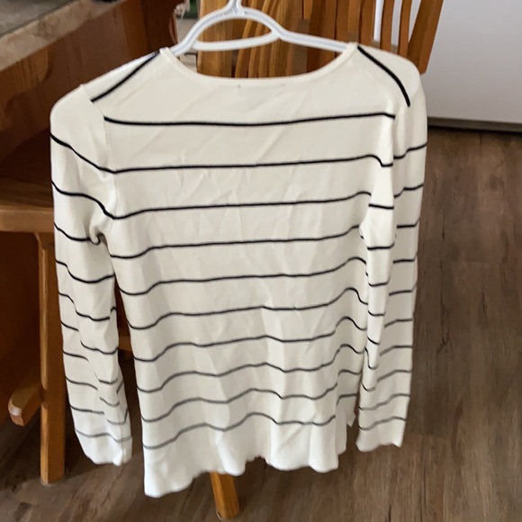 Nice heavy sweater! - Picture 3 of 3